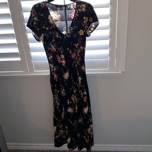 Obey worldwide dress